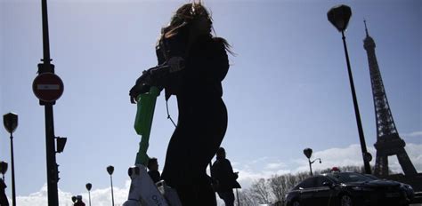 París vota para prohibir las patinetas eléctricas Listín Diario