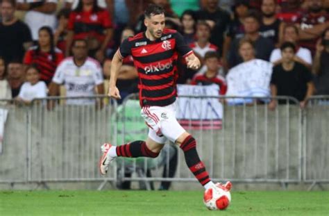 Vi A Deve Ser Titular Pela Primeira Vez A Camisa Do Flamengo