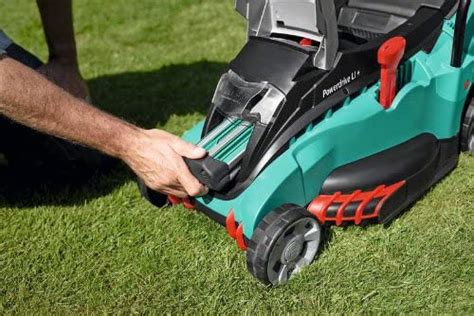 Bosch Rotak 43 LI Ergoflex Cordless Lawnmower Comprehensive Review