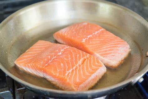 Pan Seared Salmon Crispy Skin Salmon Takes 10 Minutes To Make Kembeo