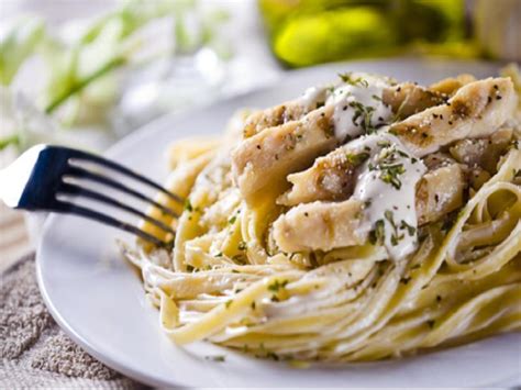 High Protein Chicken Alfredo Recipe And Nutrition Eat This Much