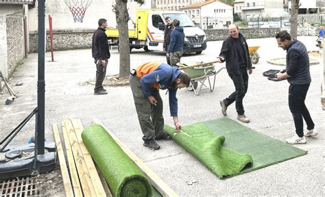 Riotord La kermesse de lécole et le défilé des chars se préparent