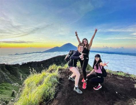 excursión en jeep por el amanecer del monte batur con actividades