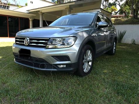 Volkswagen Tiguan Comfortline Asientos Usado Color Gris