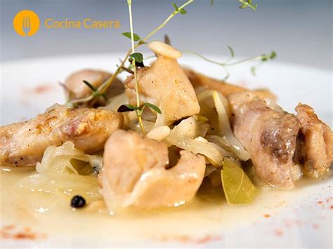 Escabeche de Pollo Los escabeches son una familia de lo más amplia era