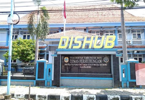 Parkir Sembarangan Dishub Pati Bersama Satlantas Tempel Stiker Pada