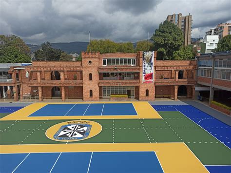 Colegio Santo Tomás de Aquino DOMINICOS Bogotá Colombia Cra 21