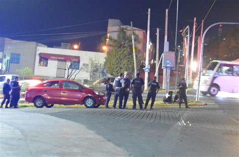 Policías evitan que se arroje de puente Noticias de Querétaro