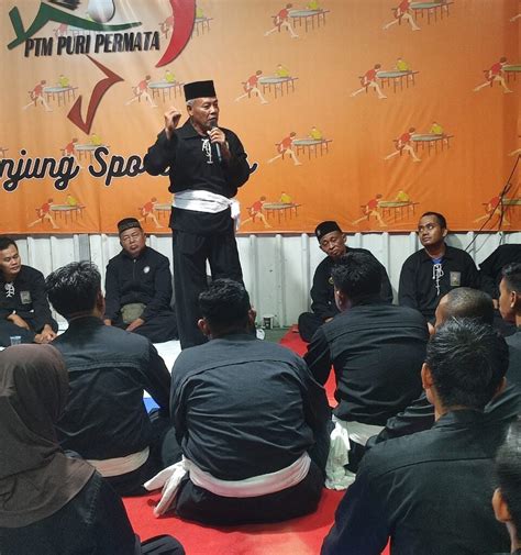 Penutupan Diklat Pelatih Pencak Silat Ajaran Psht Cabang Kota