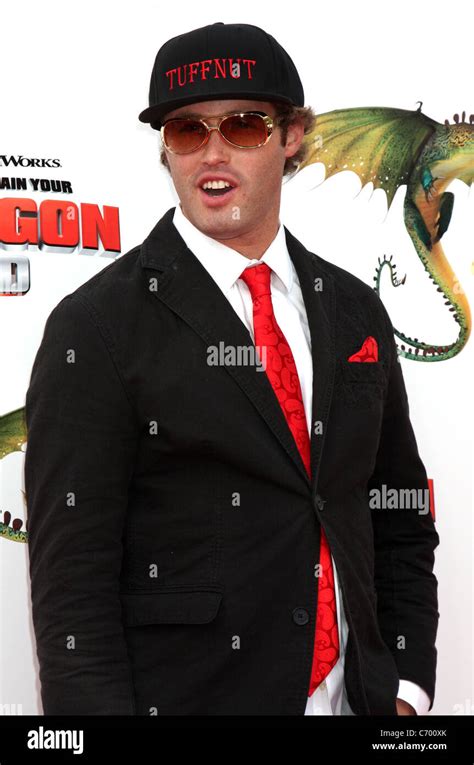 Tj Miller Los Angeles Premiere Von Wie Zu Train Your Dragon