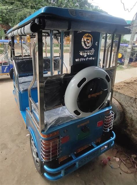 Blue Bahubali Electric Rickshaw At Rs 170000 Battery Operated