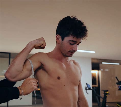 Charles Leclerc Chicos Apuestos Fotos De Carreras Chicos Famosos