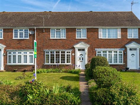 3 Bed Terraced House For Sale In Singleton Crescent Goring By Sea