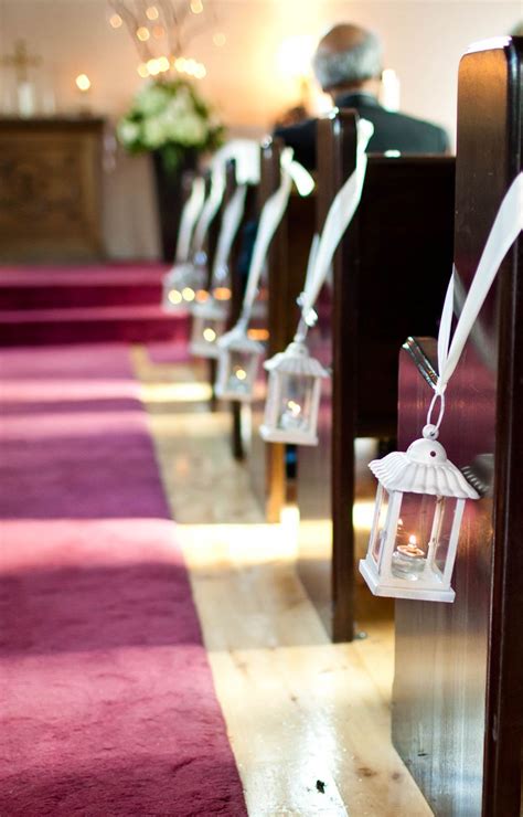 We love details! Love these mini lanterns used as aisle accents. Wedding decor rentals fr www ...