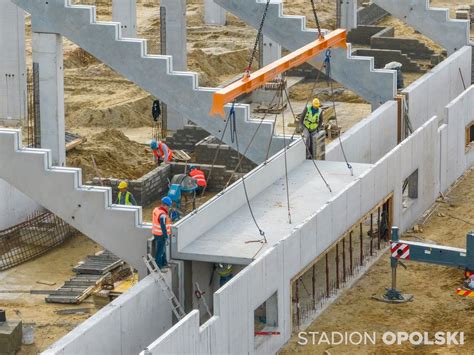 Budowa nowego stadionu w Opolu Ruszył montaż trybun z prefabrykatów