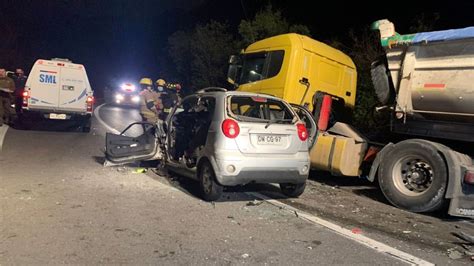 San José de Maipo adultos mayores mueren en colisión frontal con un camión