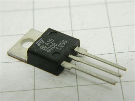 BTA16 600B Triac 600V 15A TO220