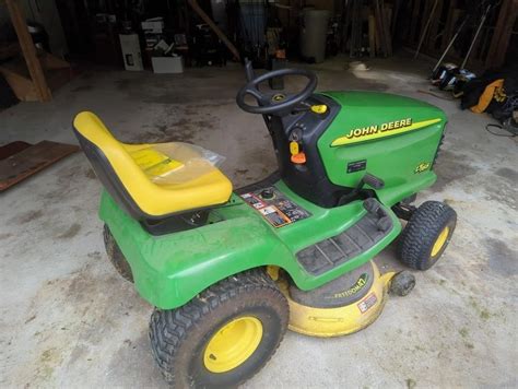 John Deere Lt166 Riding Mower Live And Online Auctions On