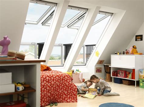 La fenêtre balcon CABRIO de VELUX amène lintérieur à lextérieur en