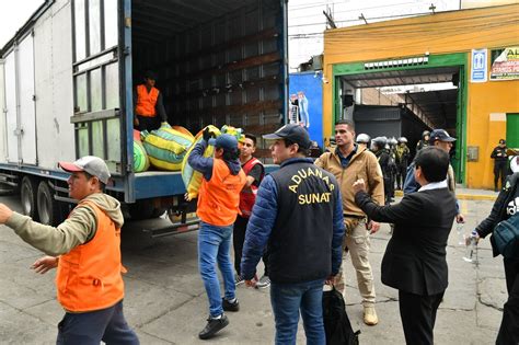 Sunat incauta más de 20 toneladas de ropa usada de contrabando