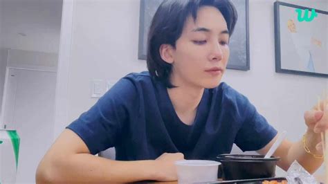 ENG SUB SEVENTEEN JEONGHAN WEVERSE LIVE LUNCH TIME 밥이나 먹자여ㅎㅎ 24