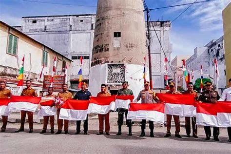 Rayakan Bulan Kemerdekaan Pemkab Pidie Bagikan 10 Ribu Bendera Merah