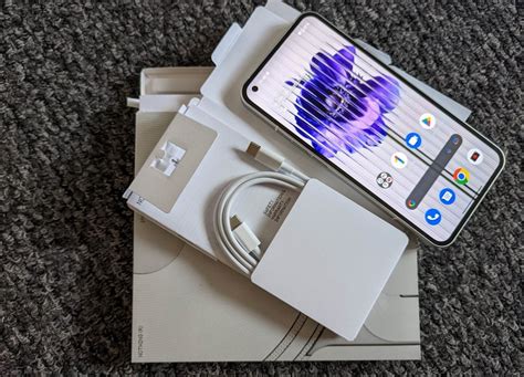 Nothing Phone (1) (BEWERTUNG): Ein echtes Design-Original. Und auch ein ...