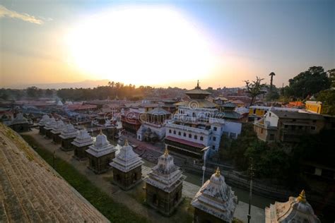 Templo De Pasupatinath En Katmandu Foto De Archivo Imagen De Famoso