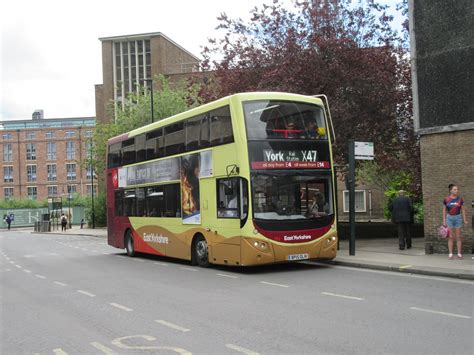 York East Yorkshire Motor Service Unloading In The City Ce Flickr