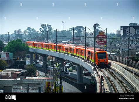 Subway train mexico city hi-res stock photography and images - Alamy