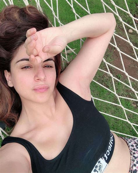 Kundali Bhagya Actress Shraddha Arya S Swimsuit Pictures Go Viral The Etimes Photogallery Page 14