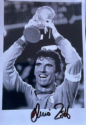 DINO ZOFF - ITALY 1982 WORLD CUP WINNING CAPTAIN / JUVENTUS - SIGNED ...