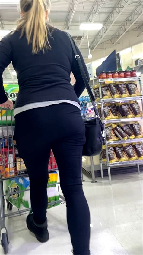 Dump Truck Booty At The Grocery Store Milf Spandex Leggings And Yoga