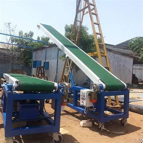 Green And Blue Track Loading Unloading Conveyor At Best Price In New