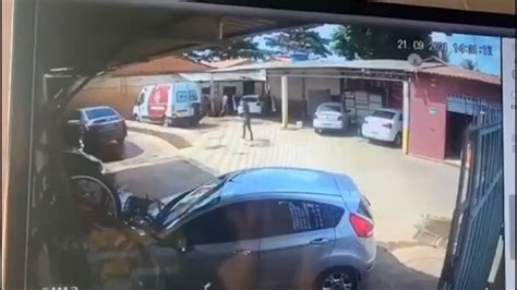 Vídeo VÍDEO homens armados roubam lava a jato no Maranhão Maranhão G1