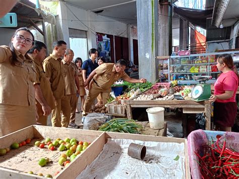 Arnold Mokosolang Pimpin TPID Minahasa Tenggara Pantau Harga Dan Stok