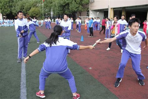 青春赤子 上海市曹杨中学举行“运动让青春更出彩”秋季田径运动会同学