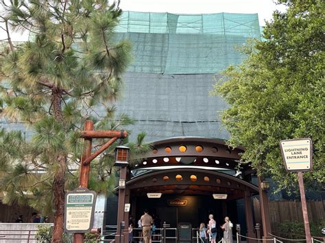 Photos Soarin Around The World Reopens After Repainting Scaffolding