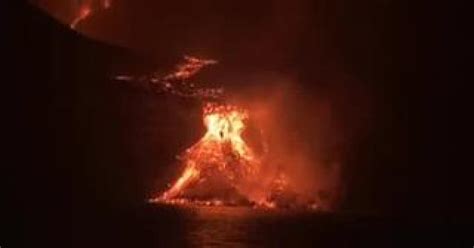 Video La Lava Del Cumbre Vieja Llega Al Mar Por La Playa De Los Guirres