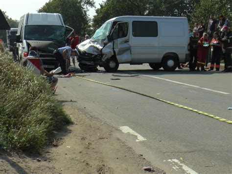 Accident Grav N Rom Nia Cu Implicarea Unui Microbuz Plin Cu Moldoveni