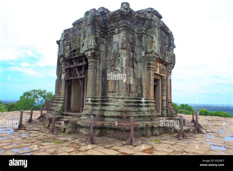 Phnom Bakheng Temple Th Century Angkor Cambodia Stock Photo Alamy