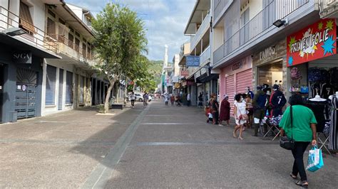 St Denis Après Le Confinement Le Centre Ville Retrouve Un Semblant De Vie