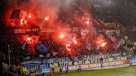 HSV gegen FC St Pauli Spezielle Derby Regel wer verstößt fliegt raus