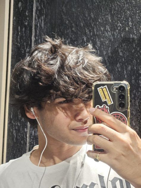 mirror selfie boy