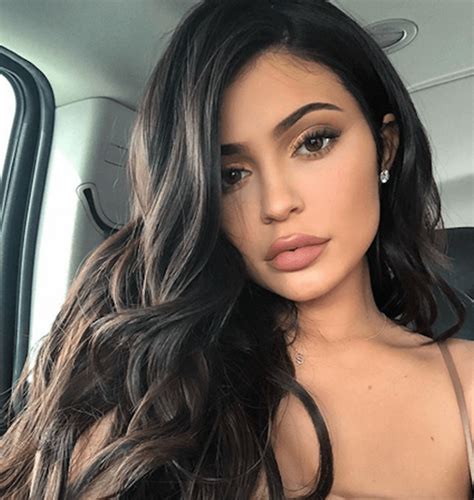 Kylie Jenner Becomes The Worlds Youngest Billionaire At 21