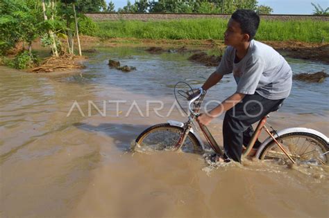 Banjir Di Kota Madiun Antara Foto