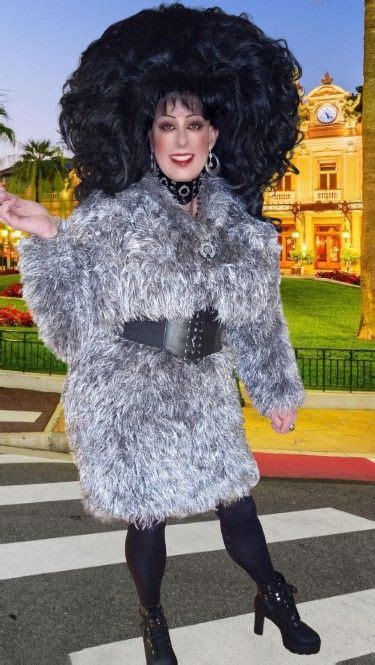 Épinglé sur Me Erell fluffy crossdresser travesti decofur wool