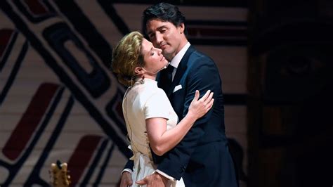 Pm Trudeau And Wife Sophie Let Loose At Press Gallery Dinner Youtube