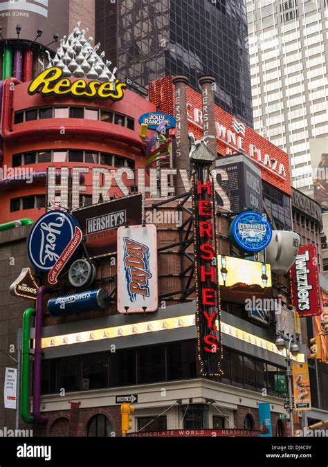 Hersheys Chocolate World Times Square Nyc Stock Photo 62792155 Alamy