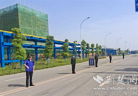 荆门市城管部门开展渣土及散装货物运输抛撒整治行动 荆楚网 湖北日报网